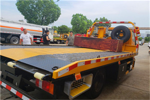 新蔡附近拖车电话号码服务