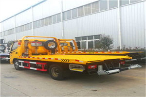 新蔡附近拖车救援搭电